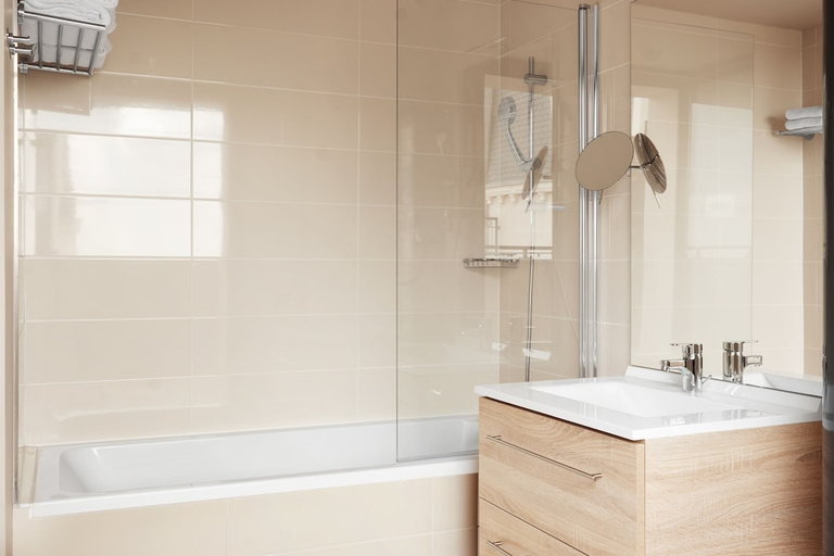 Bathroom, Residhome Paris Clamart, Hauts-de-Seine