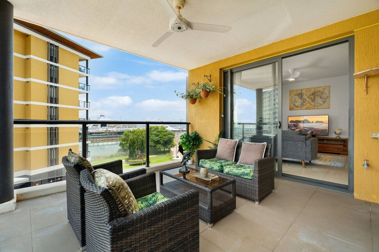 Room 1, Zen Paradiso Harbour View Pool Balcony, Darwin