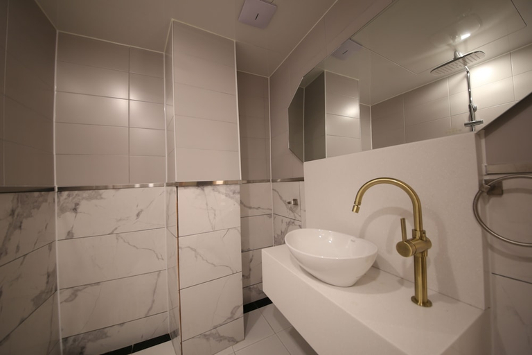 Bathroom 3, Vantt Hotel, Buk