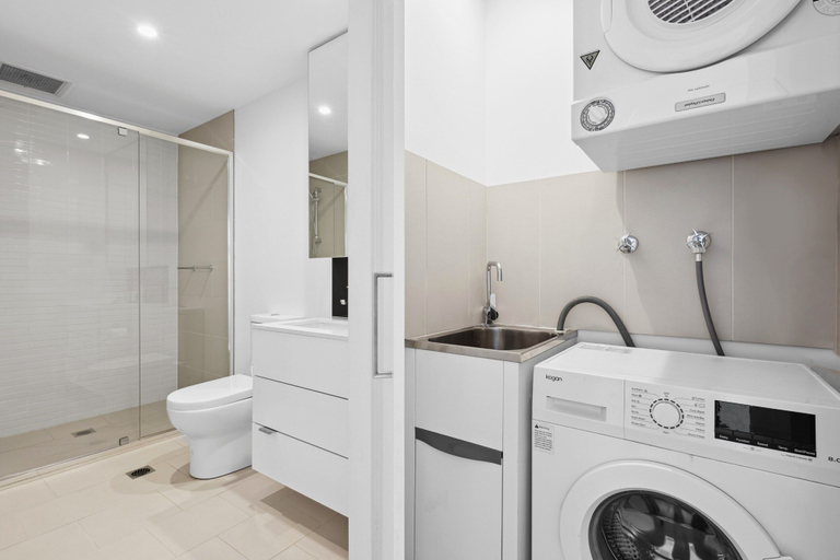 Bathroom 3, Contemporary 1-bed With Pool Near Brisbane River, Fortitude Valley