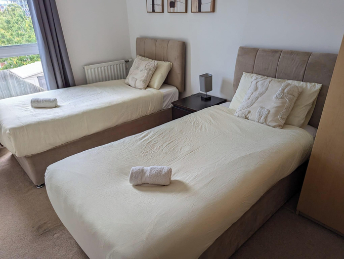 Room 4, Windrush Grove Retreat in Birmingham, Birmingham