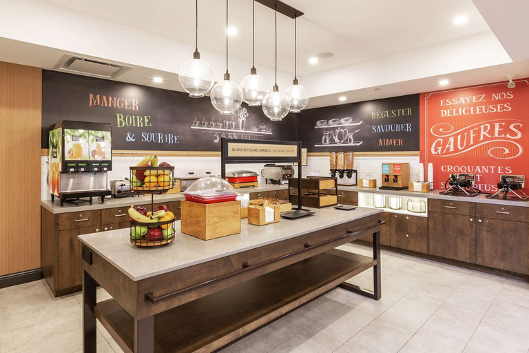 Food & Drinks 5, Hampton Inn & Suites by Hilton Quebec Beauport , Communauté-Urbaine-de-Québec