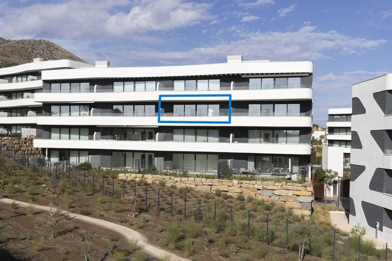 Room 2, Elegant Luxury Suite With Terrace in Higueron, Málaga