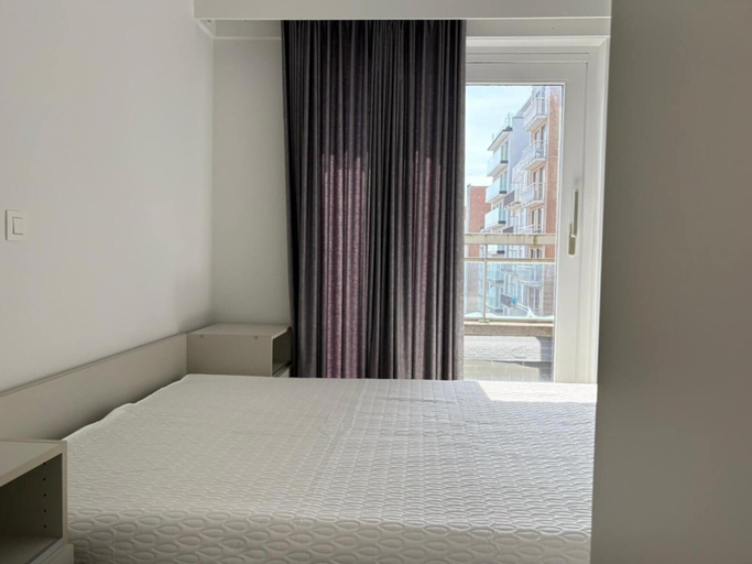 Room 2, Stylish 3-bedroom Apartment With sea View, West-Vlaanderen