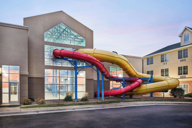 Exterior & Views 2, Fairfield Inn & Suites by Marriott Gillette, Campbell