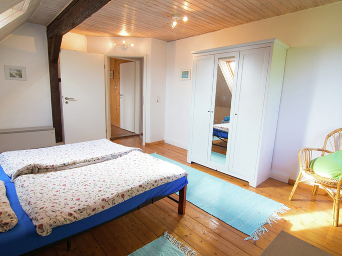 Bedroom 3, Geraumiges Ferienhaus in Hessen mit Garten, Waldeck-Frankenberg