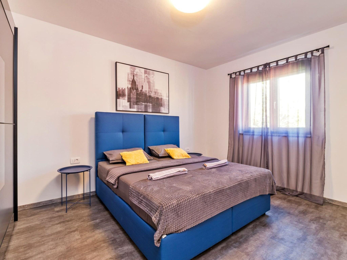 4, Spacious villa in Pula with heated pool, Vodnjan