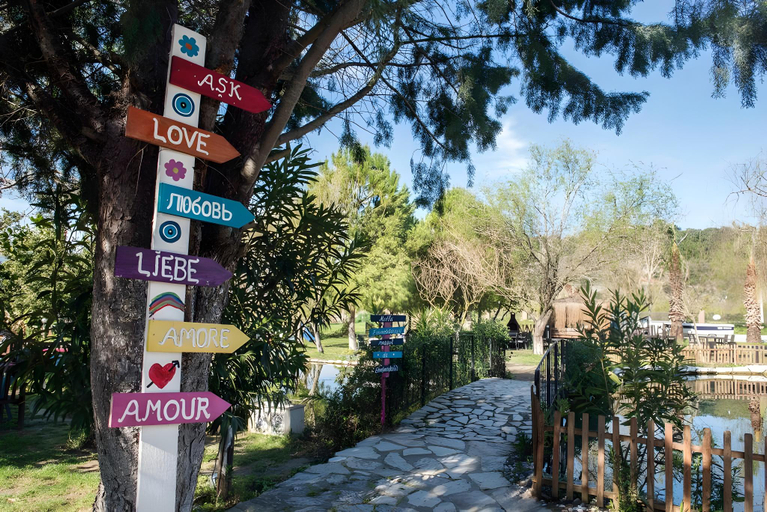 Others 5, Otantik Tas Ev, Ortaca