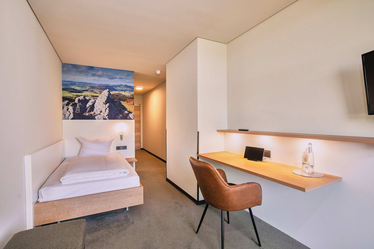 Bedroom 4, Hotel-Restaurant Berghof, Fulda