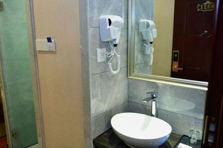 Bathroom 3, Sherlock Apartment (Riyuebei Theater), Zhuhai