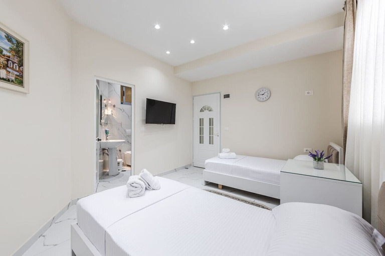 Room 4, Mokador Twin 5 - Escape, Shkodrës