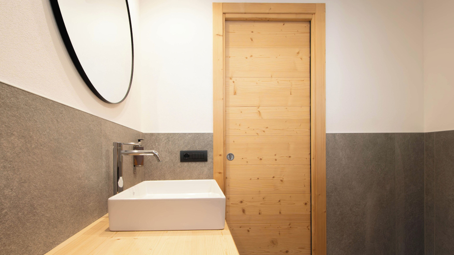 Interior 3, Trento 2, Sondrio