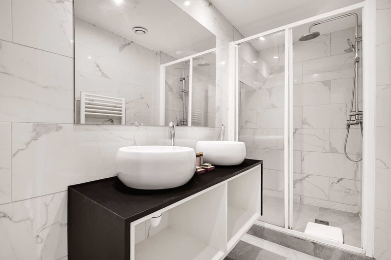 Bathroom, Super Appartment-2br 6p-bastille, Paris