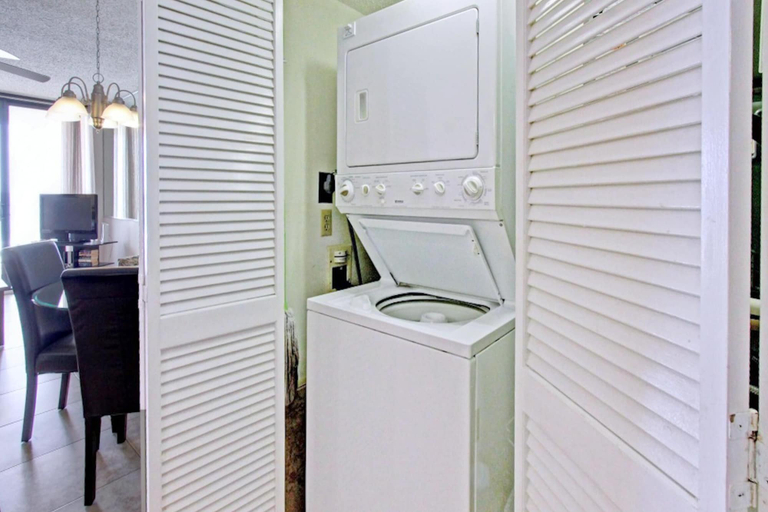 Bathroom 3, Nautilus 1303, Okaloosa