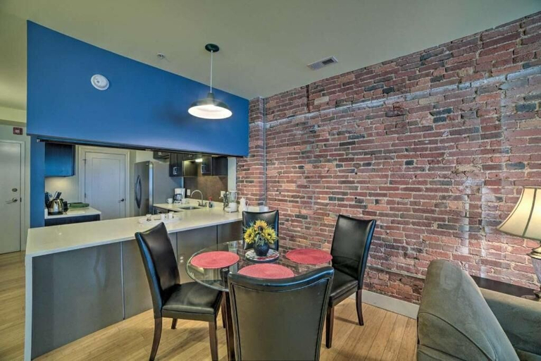 Dining 3, Convention Center corporate apartments, Baltimore