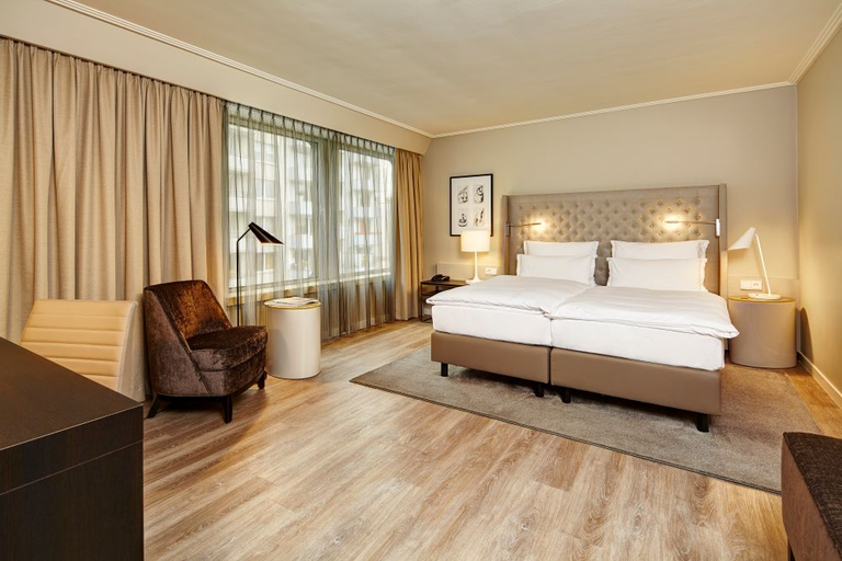 Bedroom 4, Clayton Hotel Düsseldorf City Centre, Düsseldorf
