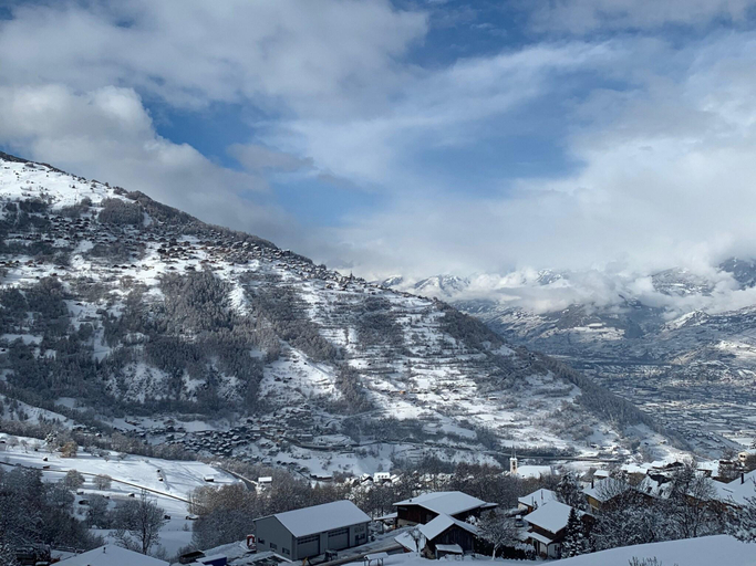 4, Apartment in Veysonnaz with pool, Sion