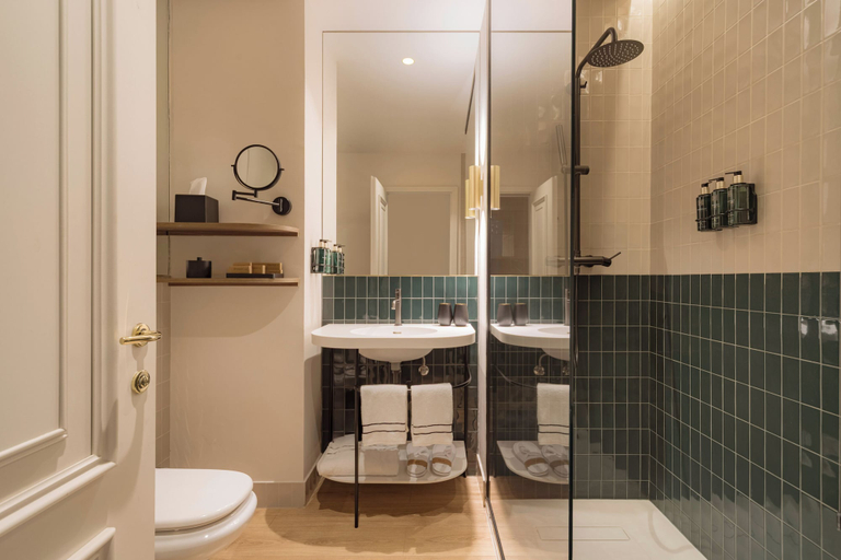 Bathroom 5, Melia Milano, Milano