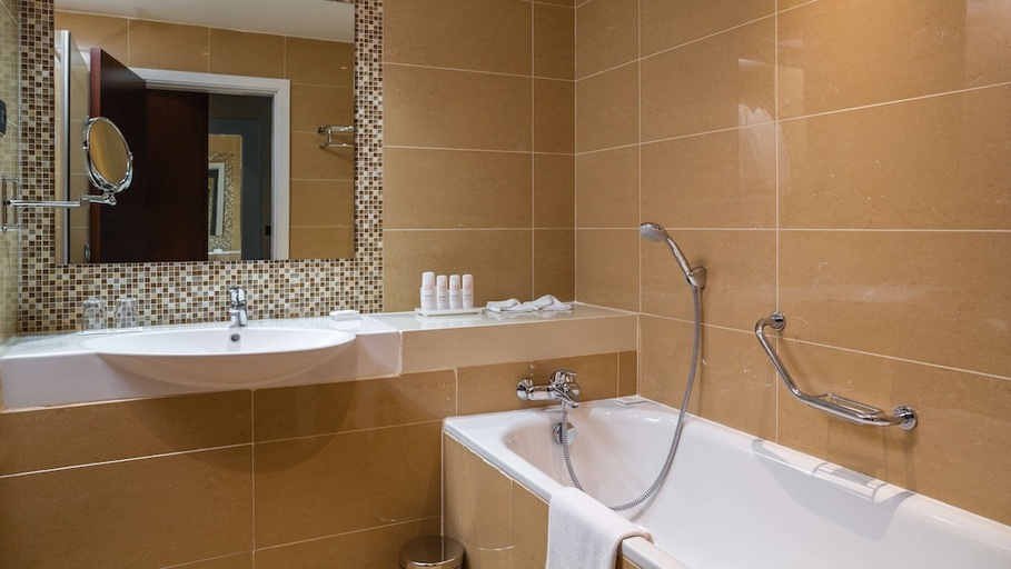 Bathroom 3, Radisson Blu Hotel, Addis Ababa, Addis Abeba