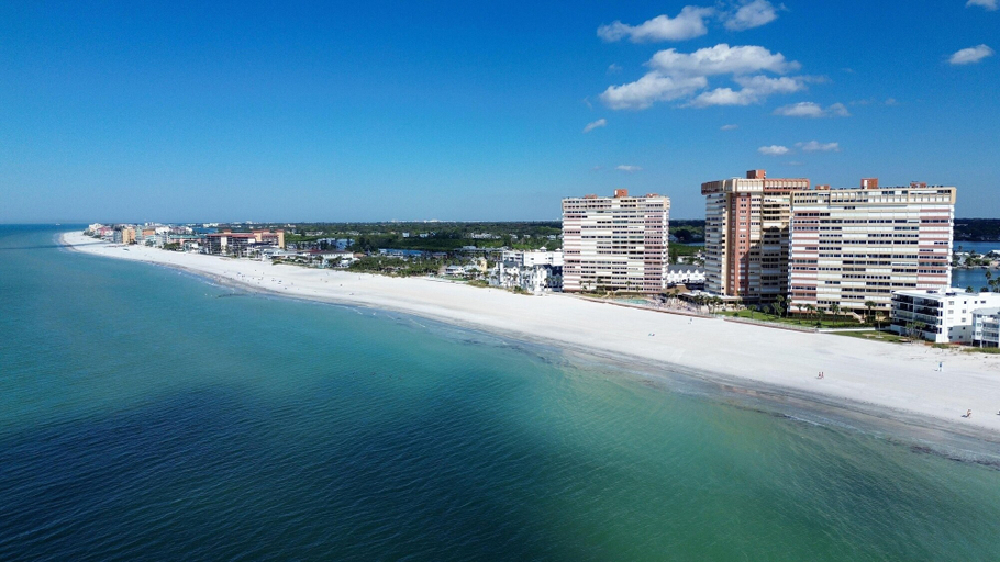Beach 5, Redington Towers 3A, Pinellas