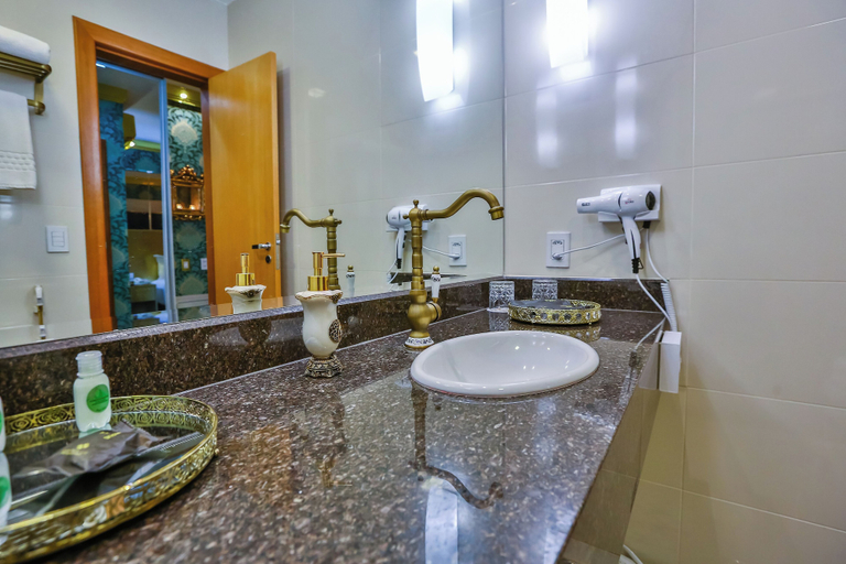 Bathroom 4, Golden Lis Hotel Boutique, Goiania