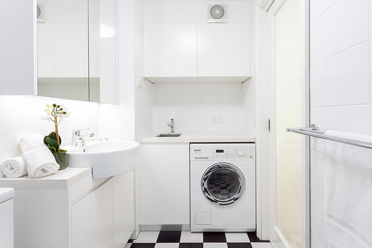 Bathroom 3, Leafy and Tranquil Inner West Studio Apartment, Sydney