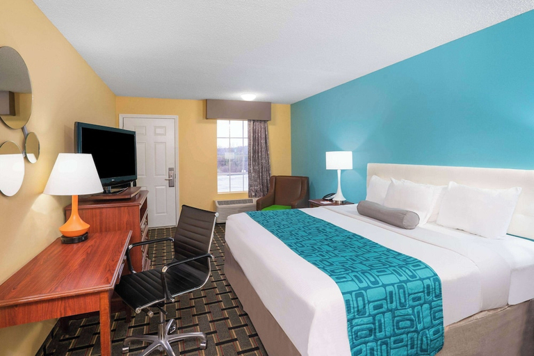 Bedroom 3, Howard Johnson by Wyndham Dalton, Whitfield