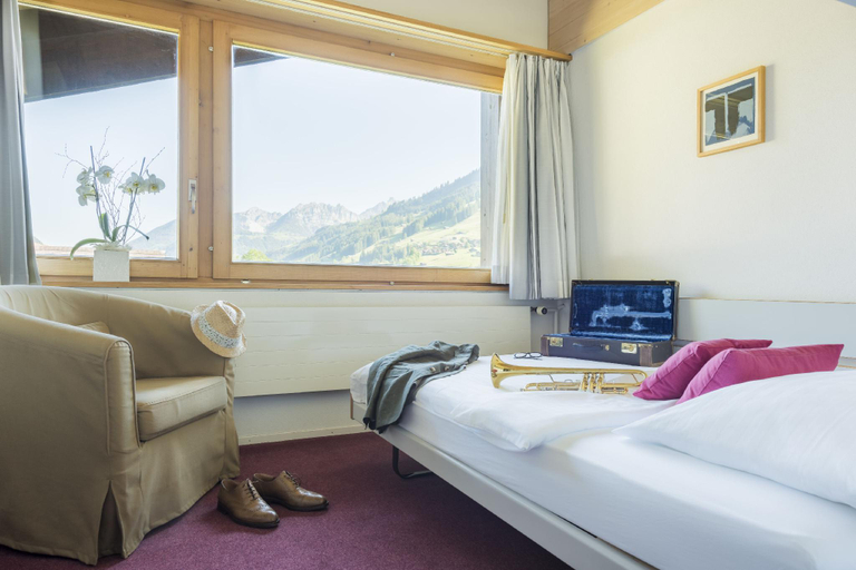 Bedroom 2, Hotel Kreuz Lenk, Obersimmental