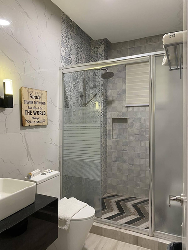 Bathroom 3, Dreamwave Hotel Polangui, Polangui