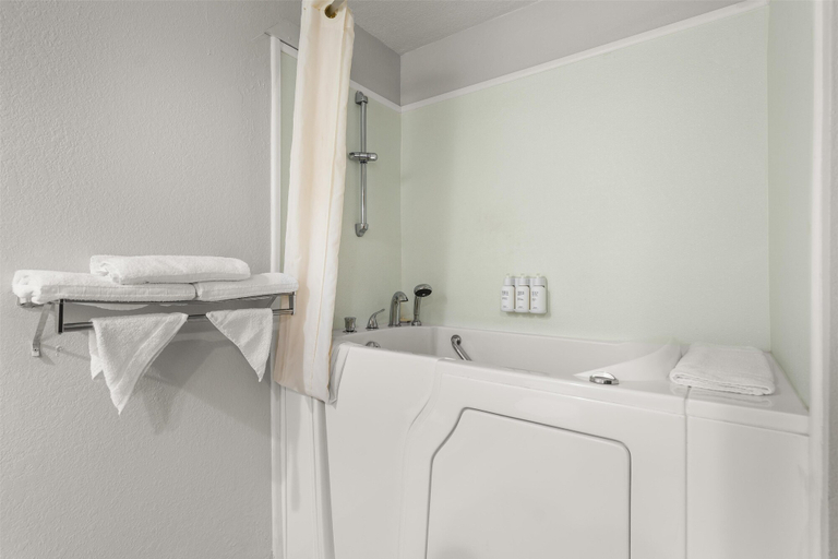 Bathroom 4, Americas Best Value Inn Prescott Valley, Yavapai