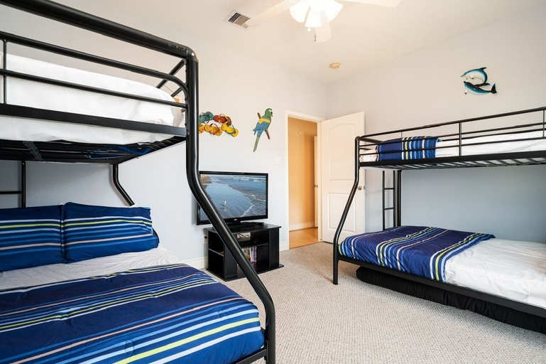 Room 3, Casa De Las Palmas 6 Bedroom Home, Galveston