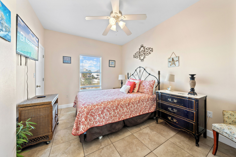 Bedroom 2, Sea Watch Unit A, Baldwin