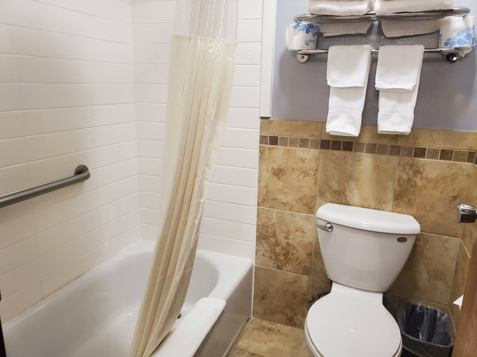 Bathroom 5, River Hill Inn & Suites, Saint Croix