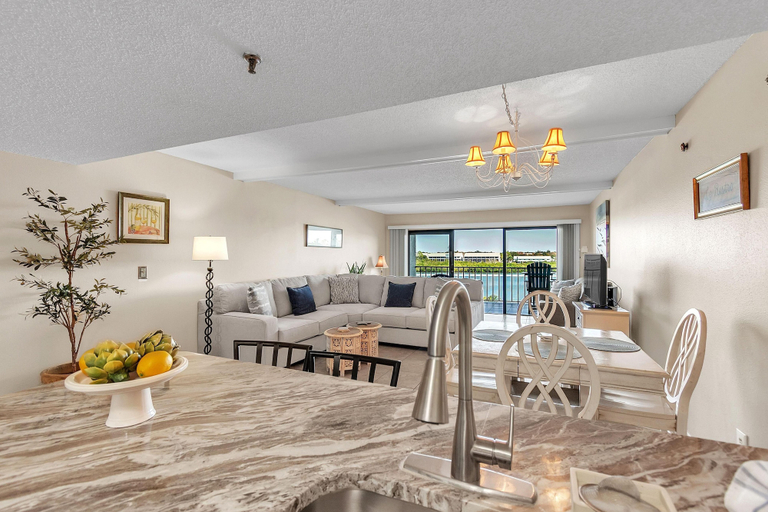 Food & Drinks, Sea Club #204 - Casa Intercoastal, Pinellas