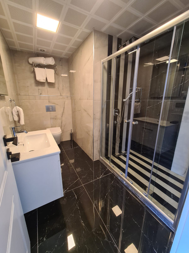 Bathroom 5, Çepni's Hotel, Merkez