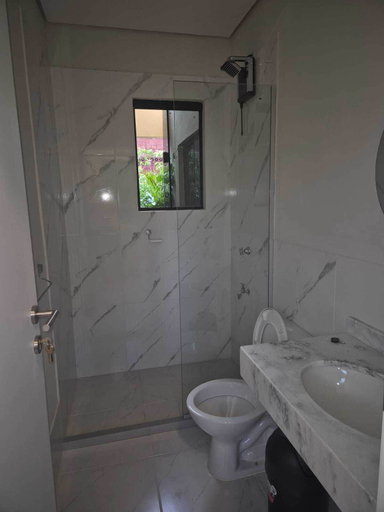 Bathroom, Edificio Navarra, Lambaré