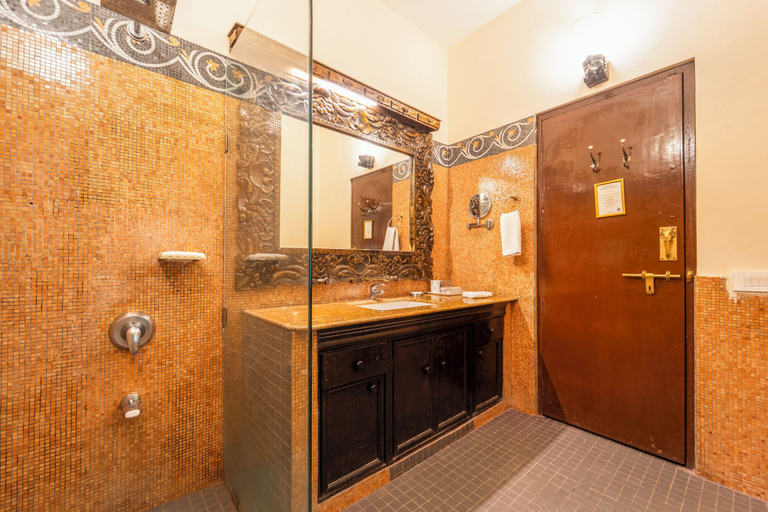 Bathroom 5, The Royal Retreat Resort and Spa, Udaipur