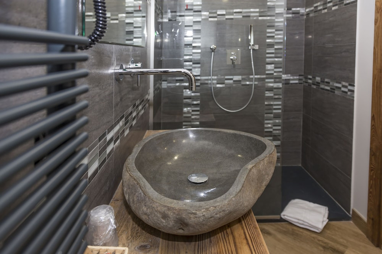 Bathroom 3, HOTEL K2, Torino