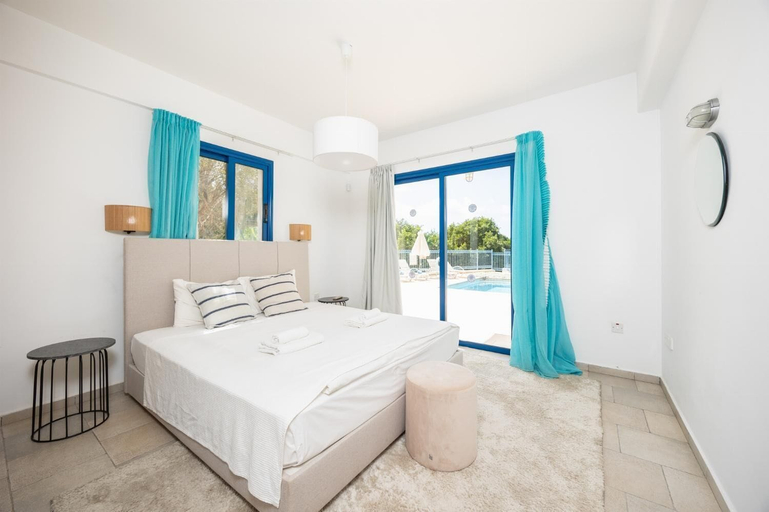 Bedroom 3, Azzurro Luxury Holiday Villas