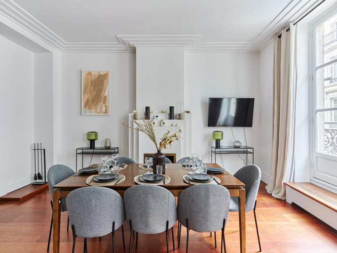 Others 4, Sublime 3 bedroom flat Palais Royal Bourse, Paris