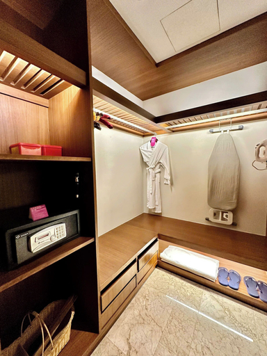 Bathroom 5, Crowne Plaza Danang by IHG, Da Nang