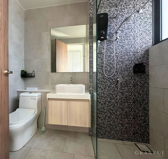 Bathroom 3, GrandVue Suites At The Shore Kota Kinabalu, Kota Kinabalu
