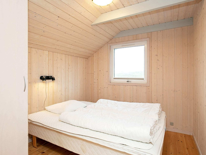 Bedroom 2, 4 Star Holiday Home in Ringkobing, Ringkøbing-Skjern