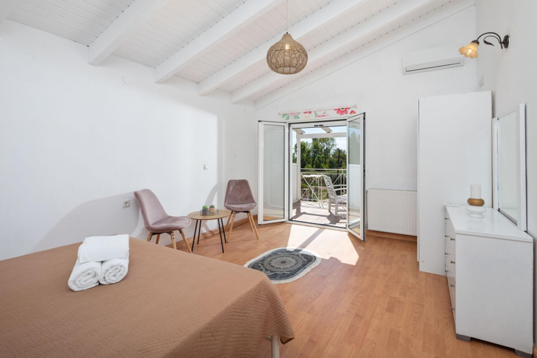 Room 4, Villa Anastasis in Crete, Ionian Islands