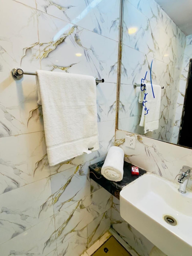 Bathroom 4, Hotel Five Rivers Airport Road, Lahore