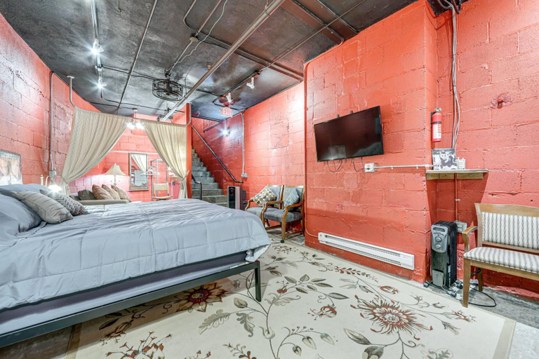 Room 5, Cozy Single at The Strand, Haywood
