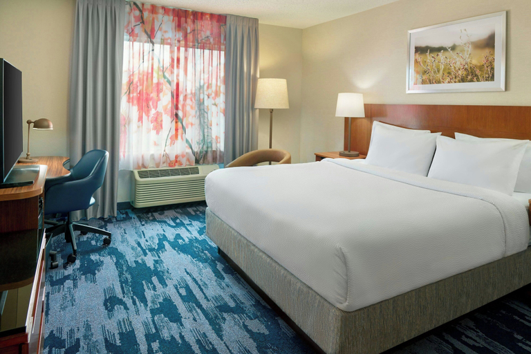 Bedroom 3, Fairfield Inn & Suites by Marriott Frederick, Frederick