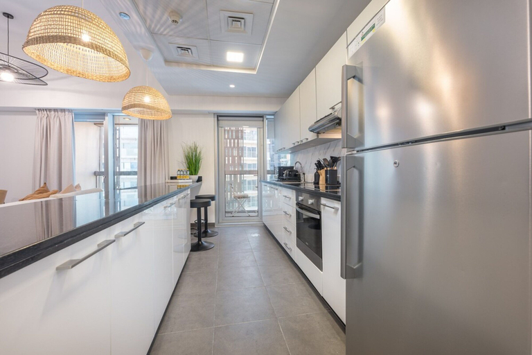 Room 4, Modern Aesthetic 2-bedroom in Dubai Marina, Dubai