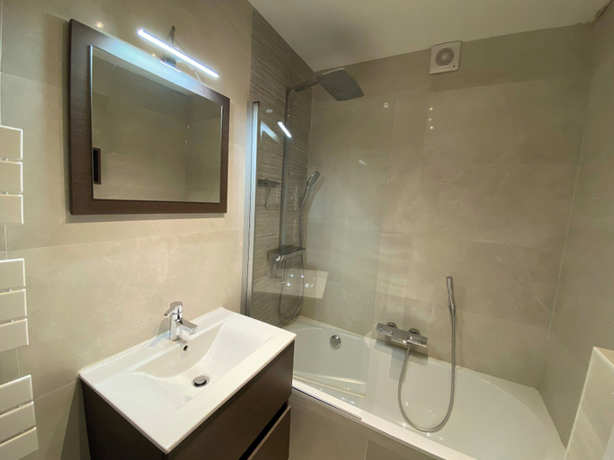 Bathroom 5, Sea-view Apartment in Nieuwpoort, West-Vlaanderen