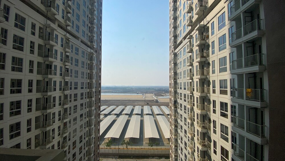 Exterior & Views 2, Cozy And Modern Look Studio Tokyo Riverside Pik 2 Apartment, Tangerang